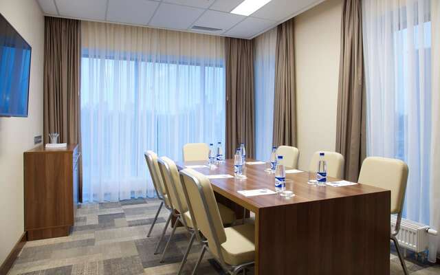 Отель Hampton by Hilton Minsk City Centre Минск-20